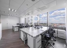 Oficina en alquiler en Paseo Castellana, 79, Tetuán, Madrid, 28046 con silla, escritorio, mueble, edificio, mesa, nube, interiorismo, arquitectura naval, diseño automovilístico y embarcación alrededor