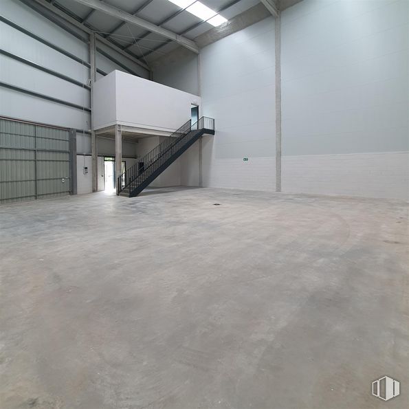 Nave en alquiler y venta en Calle de los Picos de Urbión, Illescas, Toledo, 45200 con hall, suelo, suelos, accesorio, material compuesto, hormigón, aparcamiento, material de construcción, techo y evento alrededor