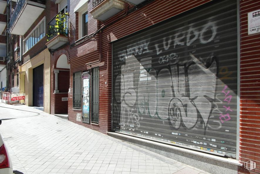 Local en alquiler en Calle Florencio Llorente, Ciudad Lineal, Madrid, 28027 con edificio, ventana, ladrillo, albañilería, superficie de la carretera, barrio, arte, pared, acera y fachada alrededor