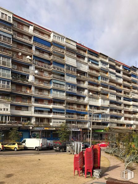 Local en alquiler en Calle Príncipe Don Juan Carlos, 4, Alcorcón, Madrid, 28924 con edificio, cielo, nube, planta, infraestructura, neumático, casa, bloque de torre, condominio y diseño urbano alrededor