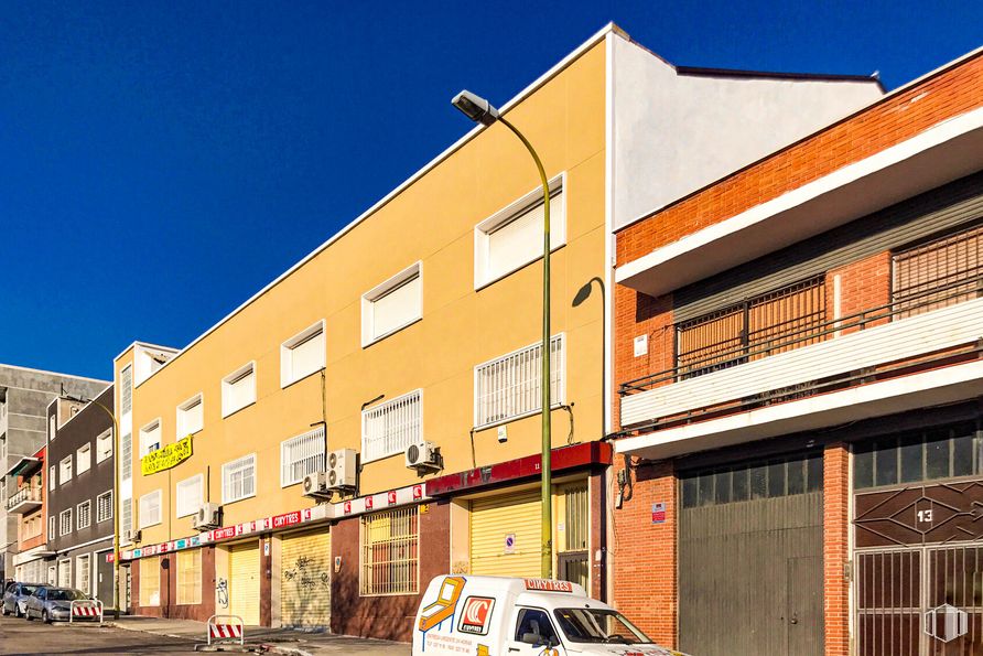 Oficina en venta en Calle Alfonso Gómez, 11, San Blas - Canillejas, Madrid, 28037 con ventana, edificio, cielo, ámbar, naranja, amarillo, diseño urbano, barrio residencial, vecindario y accesorio alrededor