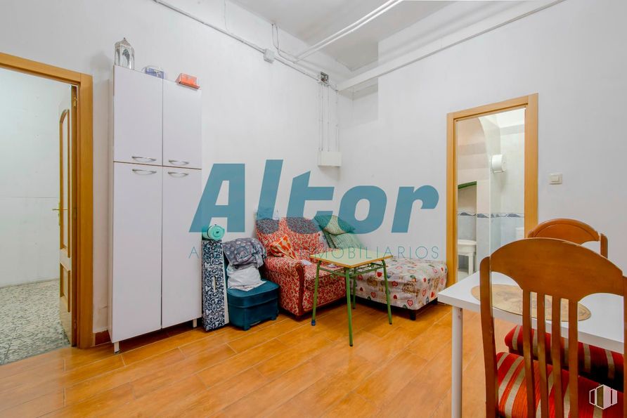 Local en venta en Zona Fuente del Berro, Salamanca, Madrid, 28028 con mesa, mueble, silla, suelos, suelo, interiorismo, apartamento, habitación, techo y suelos de madera alrededor