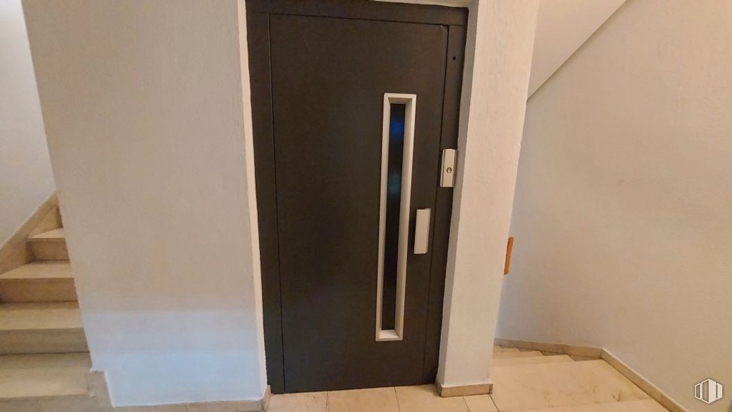 Oficina en alquiler y venta en Calle San Sotero, 5, San Blas - Canillejas, Madrid, 28037 con edificio, madera, accesorio, casa, suelo, puerta, suelos, tinte para madera, madera dura y material compuesto alrededor