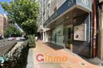 Retail for sale at Calle Diego de León, Salamanca, Madrid, 28006 with building, plant, road surface, tree, window, sidewalk, urban design, neighbourhood, public space and facade around