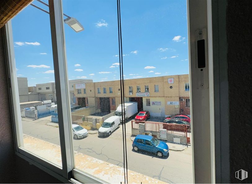 Nave en venta en Calle Impresores, 3, Getafe, Madrid, 28906 con coche, nube, cielo, edificio, rueda, ventana, vehículo, neumático, exterior del automóvil y accesorio alrededor