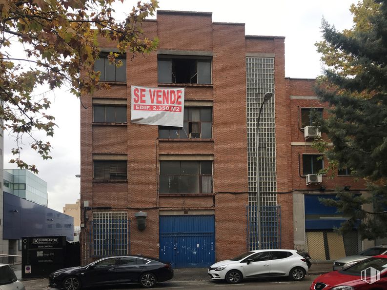 Nave en venta en Calle Albarracín, 30, San Blas - Canillejas, Madrid, 28037 con coche, edificio, ventana, neumático, rueda, vehículo, propiedad, cielo, vehículo motorizado y arquitectura alrededor