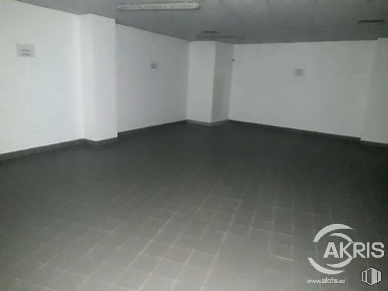 Local en venta en Avenida Fuenlabrada, Leganés, Madrid, 28912 con accesorio, suelos, suelo, material compuesto, suelo de baldosas, madera, rectángulo, hormigón, madera dura y evento alrededor