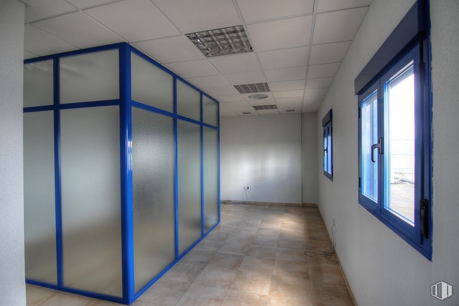 Oficina en alquiler en Calle Carlos Sainz, 7, Leganés, Madrid, 28914 con ventana, azul, accesorio, edificio, mediante, diseño de interiores, entrada, piso, madera y suelo alrededor