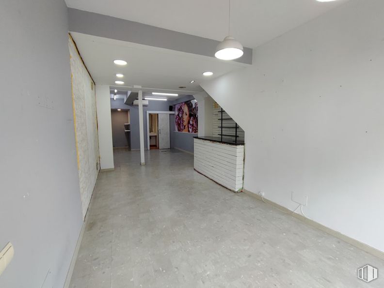 Local en alquiler en Calle Venta, Collado Villalba, Madrid, 28400 con lámpara, alumbrado, accesorio, hall, suelos, madera, techo, material compuesto, vidrio y hormigón alrededor