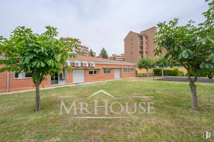 Suelo en venta en Calle Turquía, Fuenlabrada, Madrid, 28943 con cielo, planta, nube, edificio, lote de terreno, árbol, hierba, paisaje, casa y ventana alrededor