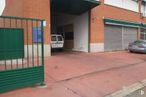 Industrial for sale at Avenida Humanes, 159, Griñón, Madrid, 28971 with car, automotive parking light, land vehicle, vehicle, tire, wheel, building, brickwork, automotive tire and road surface around