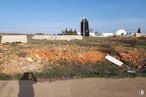 Land for sale at Polígono Los Llanillos, Sigüenza, Guadalajara, 19267 with building, sky, plant, land lot, asphalt, road surface, grass, natural landscape, landscape and plain around