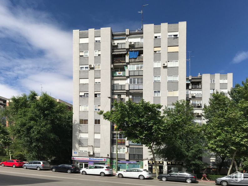 Local en venta en Calle Pintor Velázquez, Móstoles, Madrid, 28935 con coche, edificio, cielo, nube, rueda, durante el día, propiedad, vehículo, neumático y infraestructura alrededor