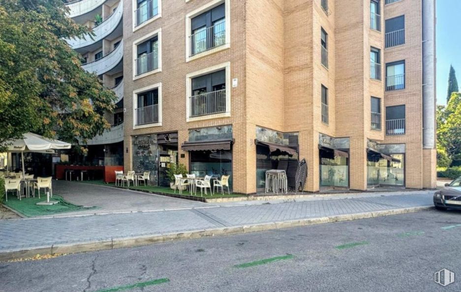 Local en alquiler en Calle Eucalipto, Chamartín, Madrid, 28016 con ventana, edificio, planta, árbol, diseño urbano, condominio, superficie de la carretera, acera, inmobiliario y fachada alrededor