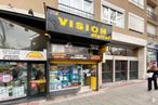 Retail for rent at Zona Bernabéu, Tetuán, Madrid, 28020 with person, window, building, packaged goods, fixture, door, retail, facade, gas and city around