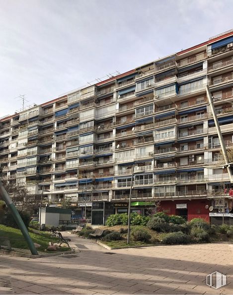 Local en alquiler en Calle Príncipe Don Juan Carlos, 4, Alcorcón, Madrid, 28924 con edificio, nube, cielo, planta, bloque de torre, condominio, diseño urbano, ventana, propiedad material y edificio comercial alrededor