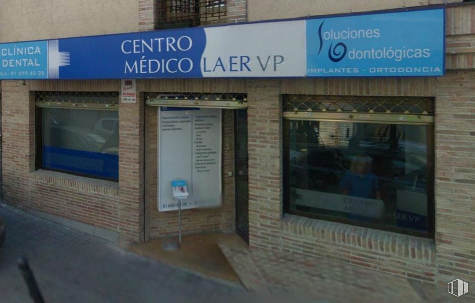 Local en venta en Calle San Agustín, Las Rozas de Madrid, Madrid, 28230 con ventana, pared, gas, fachada, fuente, ladrillo, señalización, accesorio, ciudad y publicidad alrededor