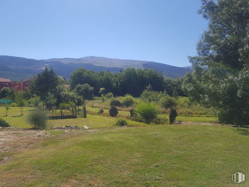 Suelo en venta en La Granja, San Ildefonso, Segovia, 40100 con edificio, cielo, planta, montaña, paisaje natural, árbol, hierba, llanura, paisaje y pastizal alrededor