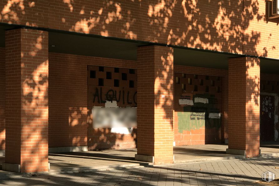 Retail for sale & for rent at Calle Alcalde Pedro González González, 10, Leganés, Madrid, 28914 with building, wood, brick, shade, neighbourhood, wall, road surface, facade, real estate and window around