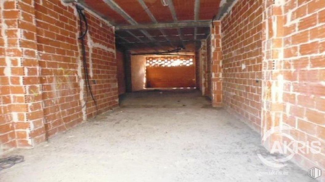 Local en venta en Plaza Mayor, Ugena, Toledo, 45217 con chimenea, albañilería, ladrillo, madera, material de construcción, edificio, accesorio, material compuesto, casa y techo alrededor