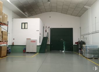 Nave en venta en P.I. Valmor , Valdemoro, Madrid, 28341 con accesorio, interiorismo, suelos, edificio, suelo, hall, silla, techo, máquina y recinto deportivo alrededor