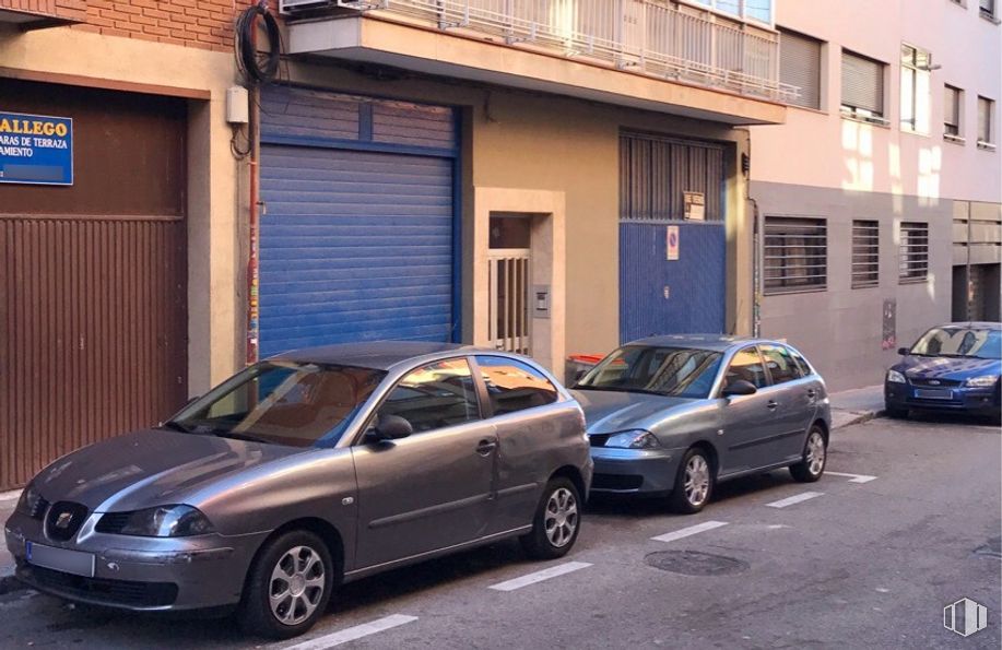 Local en venta en Calle Sierra de Alcaraz, 30, Puente de Vallecas, Madrid, 28053 con coche, rueda, neumático, ventana, luz de estacionamiento automotriz, vehículo terrestre, vehículo, luz de posición lateral automotriz, placa de matrícula del vehículo y campana alrededor