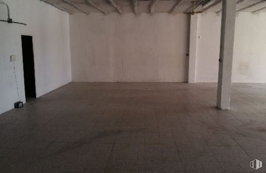 Nave en venta en Calle San Dalmacio, 5, Villaverde, Madrid, 28021 con madera, suelo, piso, pared, pasillo, puerta, madera, edificio, tintes y matices y tinte para madera alrededor