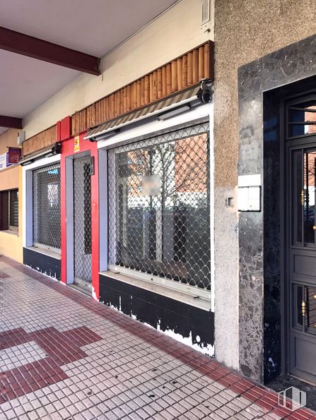 Local en venta en Calle Burgos, 9, Azuqueca de Henares, Guadalajara, 19200 con puerta, accesorio, edificio, madera, piso, ladrillo, línea, suelo, albañilería y material de construcción alrededor