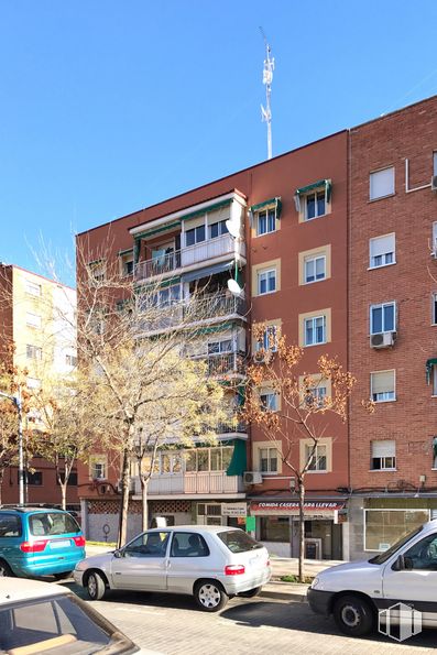 Local en venta en Calle Salamanca, 3, Alcorcón, Madrid, 28922 con coche, edificio, neumático, rueda, vehículo terrestre, luz de estacionamiento automotriz, cielo, vehículo, día y propiedad alrededor