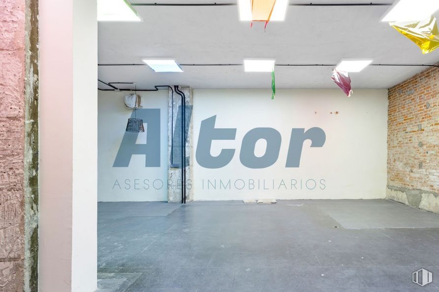 Local en venta en Calle Andrés Mellado, Chamberí, Madrid, 28015 con alumbrado, edificio, fuente, suelo, superficie de la carretera, espacio público, suelos, asfalto, gas y fachada alrededor