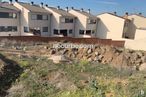 Land for sale at Calle Reino Unido, Ávila, 05004 with window, sky, plant, building, property, plant community, ecoregion, cloud, land lot and house around