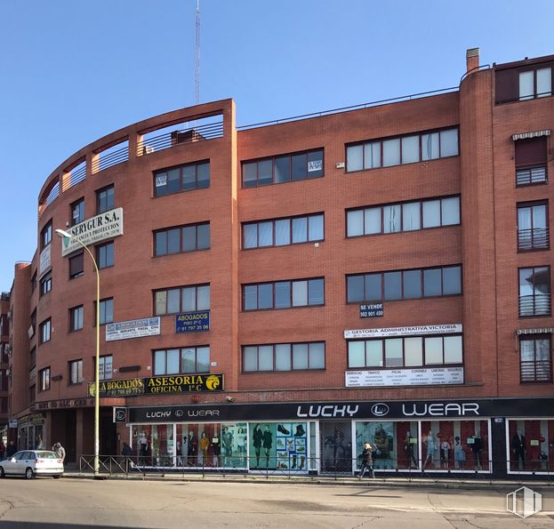 Oficina en alquiler en Edificio Alcocer 47, Calle Alcocer, 47, Villaverde, Madrid, 28041 con ventana, edificio, cielo, accesorio, enladrillado, vecindario, condominio, bloque de pisos, barrio residencial y ladrillo alrededor