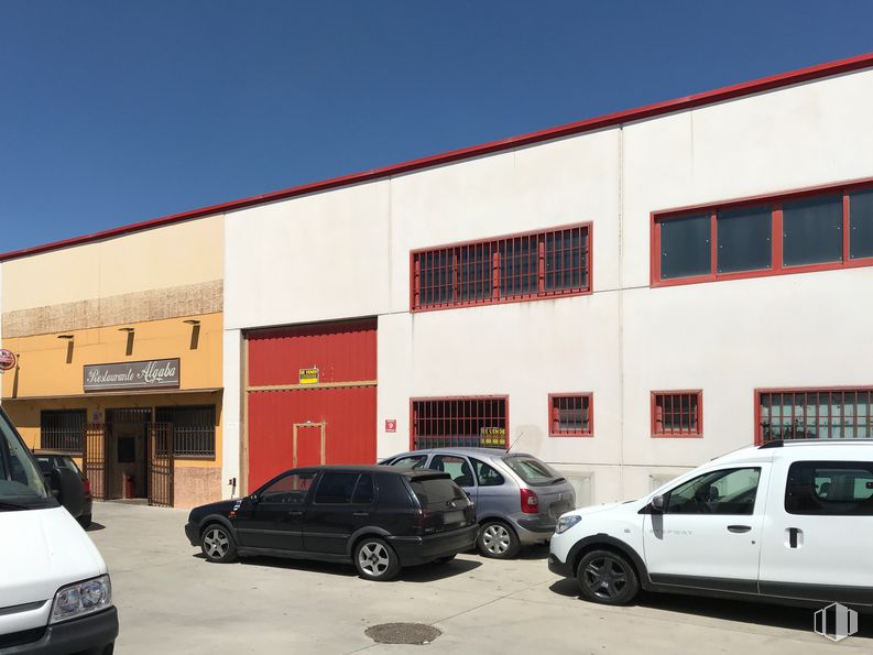 Nave en venta en Calle Málaga, 4, Valdemoro, Madrid, 28341 con coche, ventana, neumático, edificio, rueda, luz de estacionamiento automotriz, vehículo terrestre, vehículo, cielo y vehículo motorizado alrededor