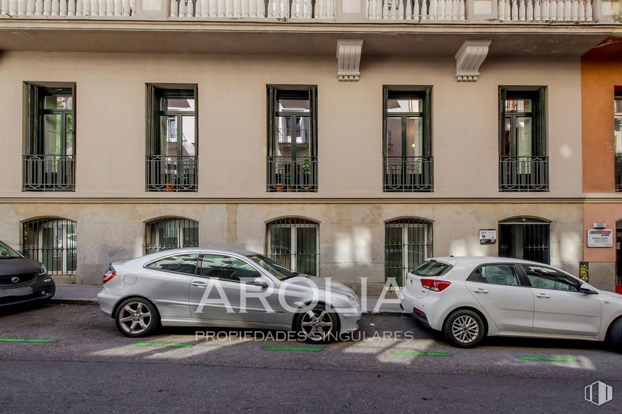 Oficina en venta en Calle Ferraz, Moncloa - Aravaca, Madrid, 28008 con coche, ventana, rueda, neumático, vehículo terrestre, vehículo, vehículo de motor, diseño automovilístico, edificio y llanta de aleación alrededor