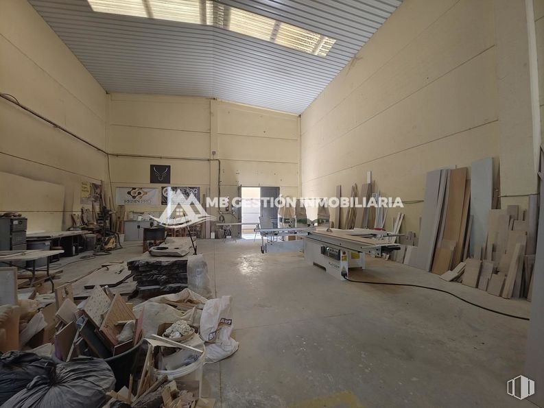 Industrial for sale at Polígono Industrial Villa Azaña, Numancia de la Sagra, Toledo, 45230 with interior design, wood, floor, flooring, hall, automotive design, art, engineering, ceiling and machine around