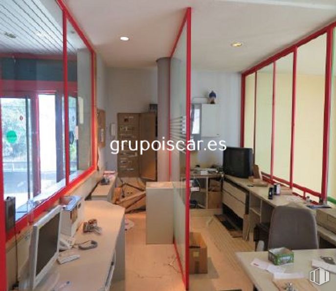 Oficina en venta en Calle Gobelas, 31, Moncloa - Aravaca, Madrid, 28023 con televisión, electrodoméstico, mueble, ventana, propiedad, edificio, accesorio, madera, casa, entrada de estar, mesa, piso y madera dura alrededor