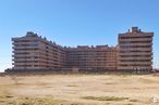 Retail for sale at Calle Tiziano, Seseña, Toledo, 45224 with building, sky, tower block, land lot, urban design, condominium, window, neighbourhood, residential area and landscape around