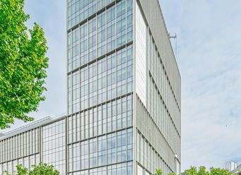 Oficina en alquiler en Oriente, Calle Méndez Álvaro, 61, Arganzuela, Madrid, 28045 con edificio, cielo, durante el día, nube, bloque de pisos, árbol, diseño urbano, vegetación, condominio y barrio alrededor