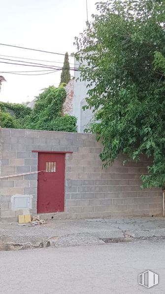 Land for sale at Zona Santa Cruz, Cabezamesada, Toledo, 45890 with door, wall, concrete, brickwork, brick and overhead power line around