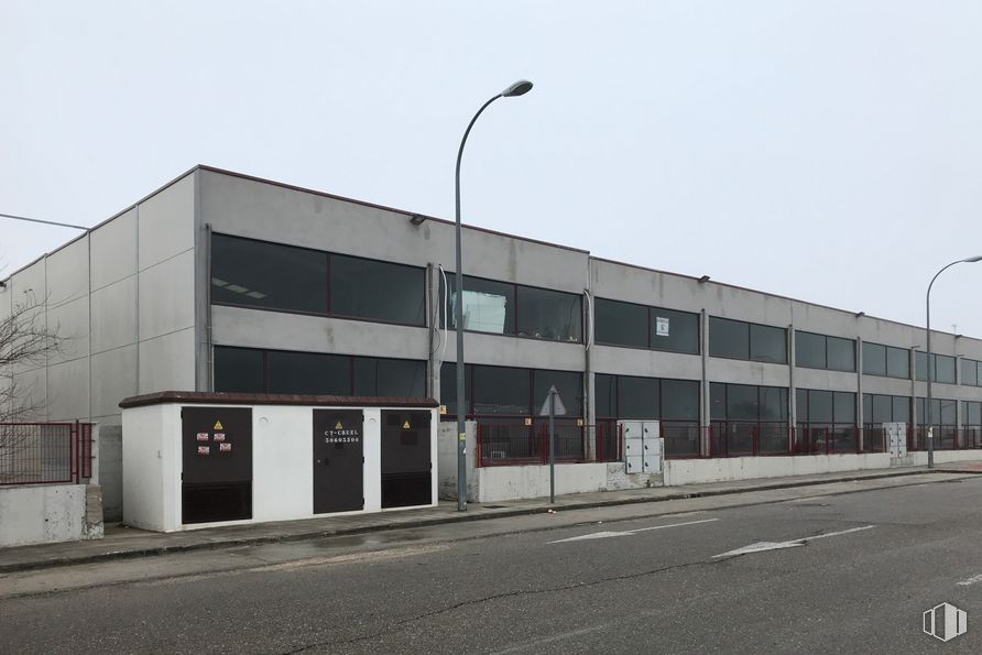 Industrial for sale at Polígono Industrial Puerta de Madrid, Casarrubuelos, Madrid, 28978 with building, street light, sky, asphalt, urban design, composite material, facade, commercial building, city and gas around