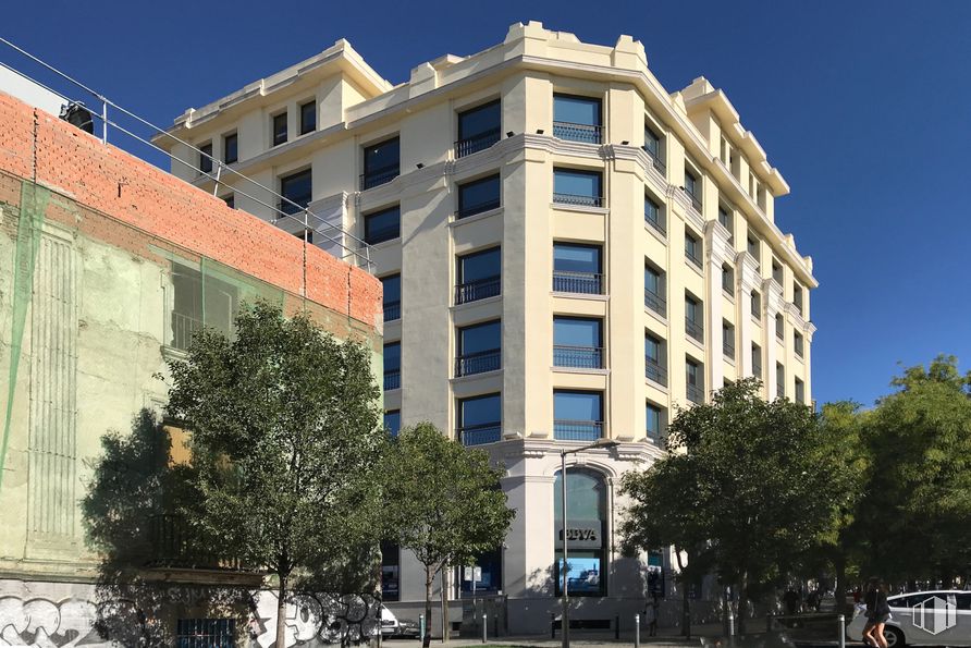 Oficina en alquiler en Plaza Santa Bárbara, 1, Centro, Madrid, 28004 con cielo, edificio, tiempo de día, propiedad, ventana, árbol, bloque de pisos, diseño urbano, condominio y vecindario alrededor