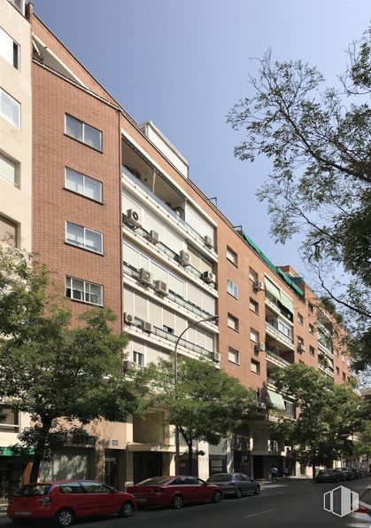 Local en venta en Zona Niño Jesús, Retiro, Madrid, 28009 con ventana, coche, cielo, edificio, durante el día, neumático, árbol, infraestructura, rueda y vehículo alrededor