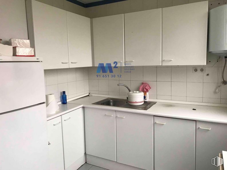 Oficina en venta en Zona San Blas, San Blas - Canillejas, Madrid, 28037 con ebanistería, refrigerador, fregadero de cocina, encimera, fregadero, cocina, aparato de cocina, estufa de cocina, diseño de interiores y electrodoméstico alrededor