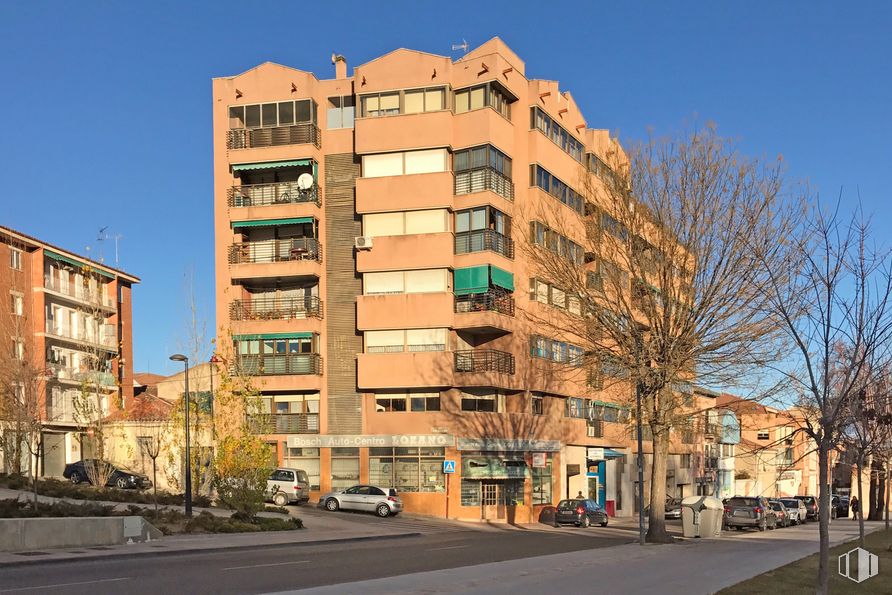 Oficina en alquiler en Calle Ferial, 38, Guadalajara, 19002 con edificio, cielo, rueda, tiempo de día, ventana, propiedad, bloque de pisos, árbol, condominio y diseño urbano alrededor