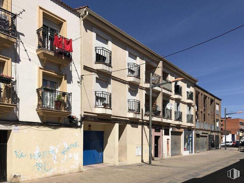 Local en venta en Calle Torrejón, 29, Parla, Madrid, 28980 con edificio, ventana, cielo, planta, arquitectura, diseño urbano, casa, pared, barrio y área residencial alrededor