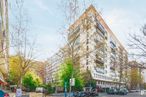 Office for rent at Paseo Castellana, 182, Chamartín, Madrid, 28046 with building, wheel, cloud, sky, tire, plant, window, nature, infrastructure and leaf around