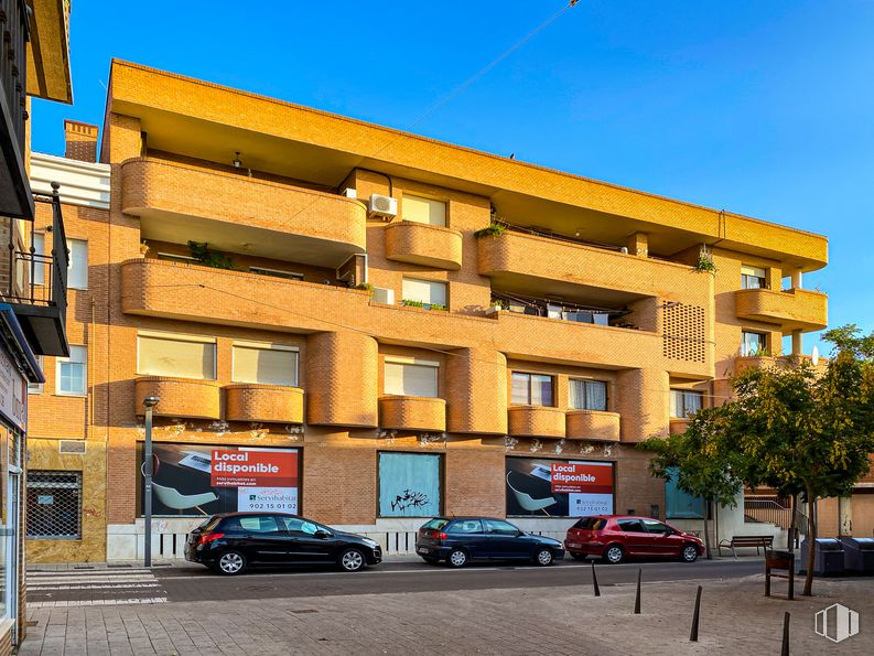 Local en alquiler en Calle Sacedón, Azuqueca de Henares, Guadalajara, 19200 con coche, edificio, cielo, propiedad, rueda, ventana, neumático, vehículo, arquitectura y diseño urbano alrededor