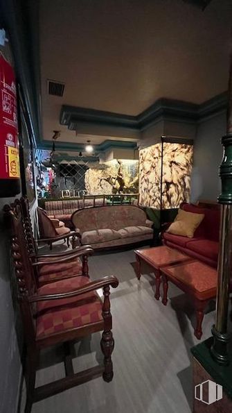 Retail for sale at Calle Galileo, Chamberí, Madrid, 28015 with chair, couch, furniture, picture frame, building, table, interior design, wood, floor and lamp around