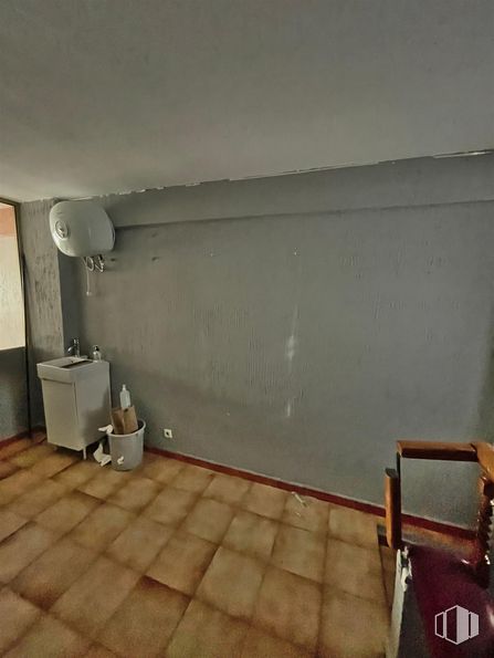 Local en alquiler en Barrio de la Concepción, Ciudad Lineal, Madrid, 28027 con alumbrado, inodoro, equipaje y bolsos, madera, edificio, suelo, suelos, madera dura, gas y casa alrededor