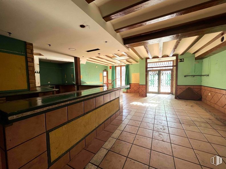 Retail for sale at Avenida Huerta Abajo, San Lorenzo de la Parrilla, Cuenca, 16770 with cabinetry, wood, interior design, architecture, floor, flooring, wall, hall, real estate and hardwood around